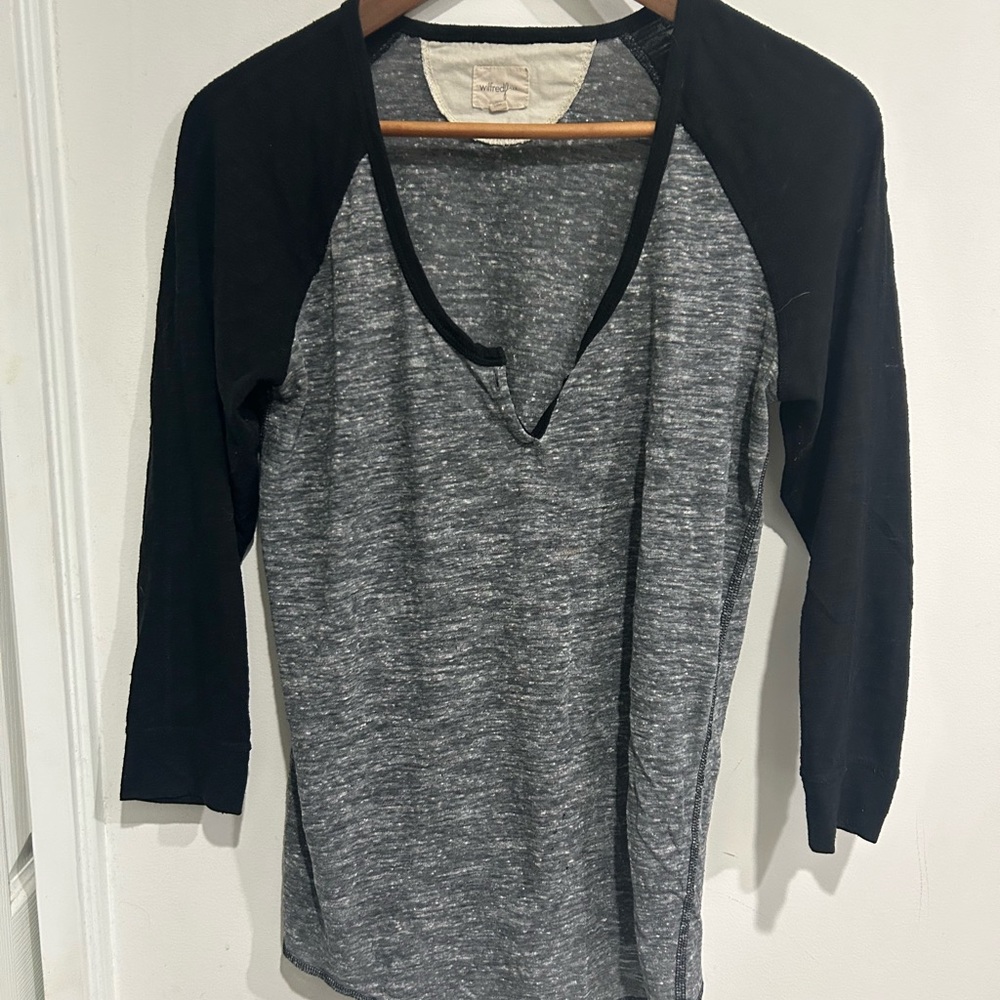 Wilfred Gray and Black Raglan 3/4 Sleeve Tee
